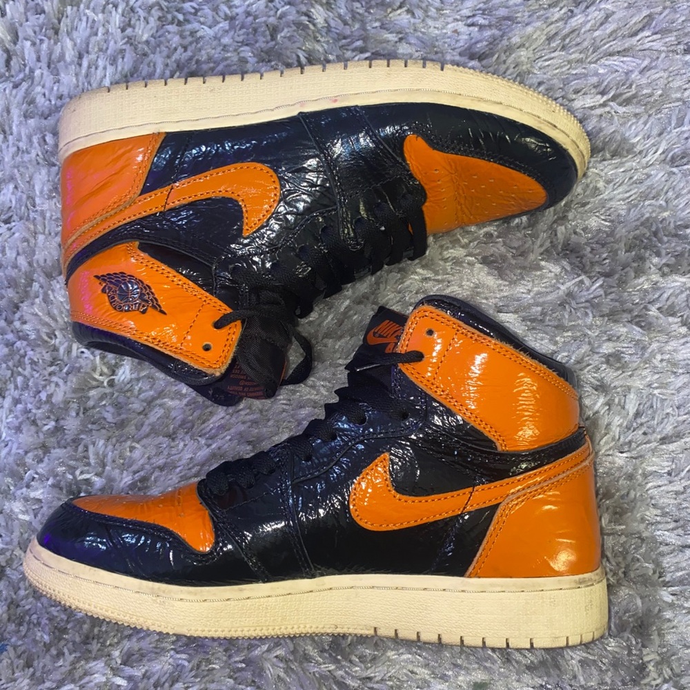 Shattered Backboards Air Jordan 1 Women’s 7.5